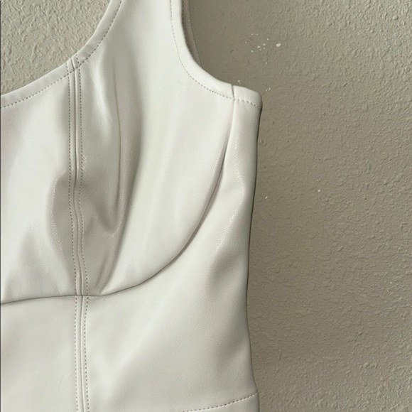 Banana Republic Elegant White Top - Picture 4 of 9